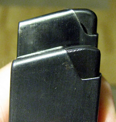 Mag on top has longer feed lips.