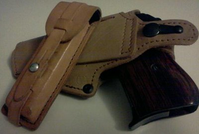 P64 holstel mag pouch 1.jpg